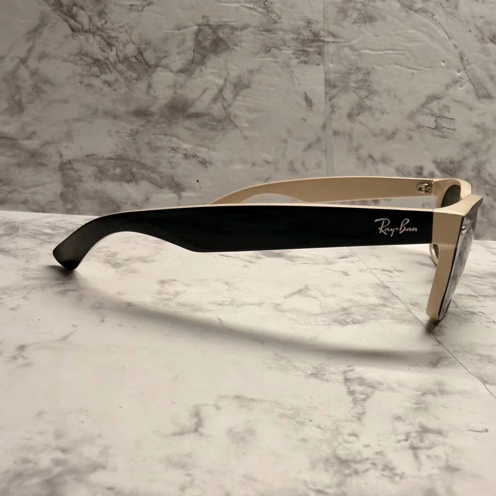 Ray-Ban RB 2132 New Wayfarer Sunglasses Black Beige 52mm Italy with Case